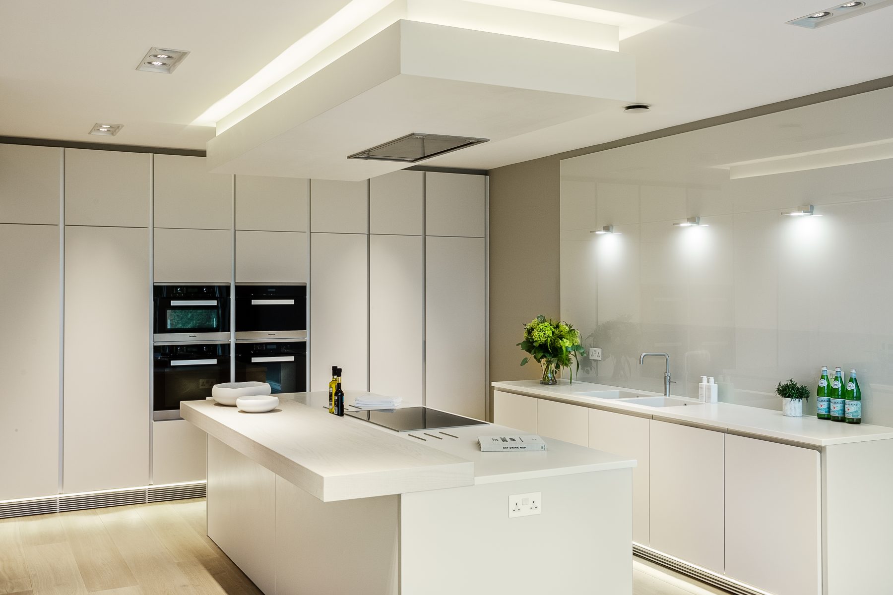 Glacier White Corian Kitchen Counter Production Ltd   EQ8A3328 1800x1200 